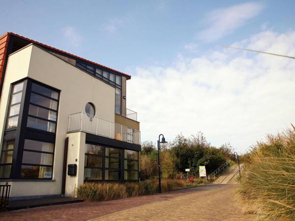 Apartment located a stone's throw away from the sea.
