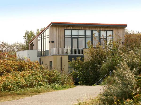 Apartment located a stone's throw away from the sea.