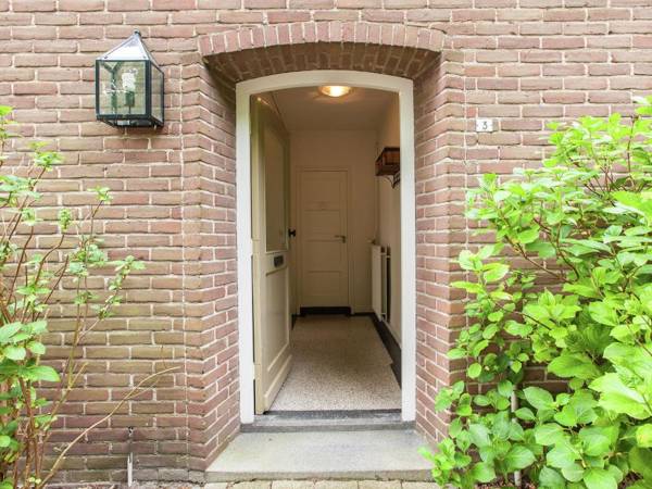 from the Zealand coast and 20km from Brugge!