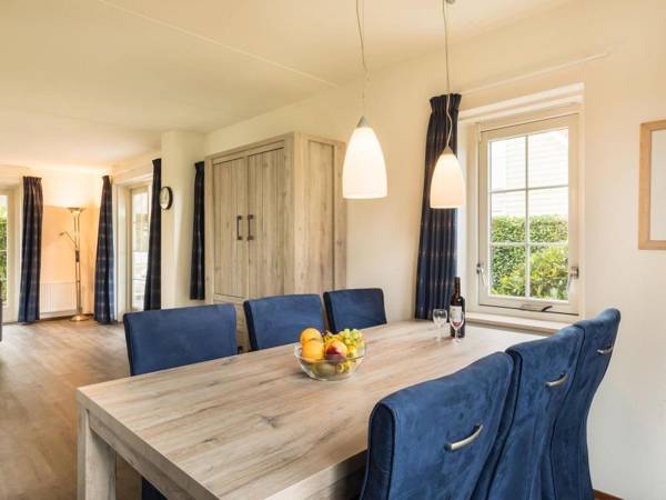 Restyled villa with soundbar 500m. from the beach