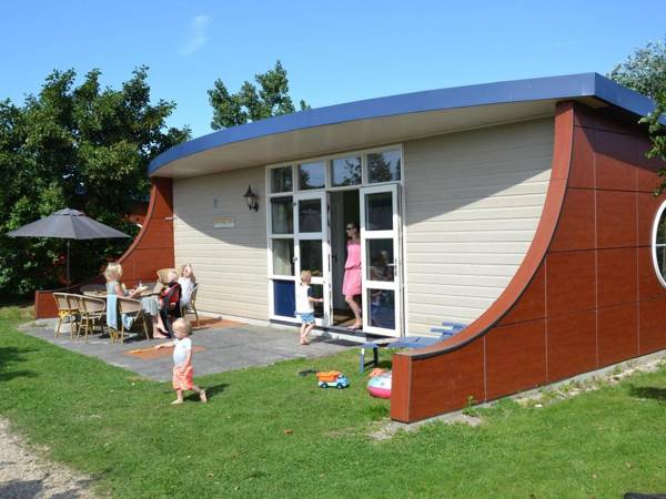 Unique bungalow on the dunes at only 200 m. from the beach