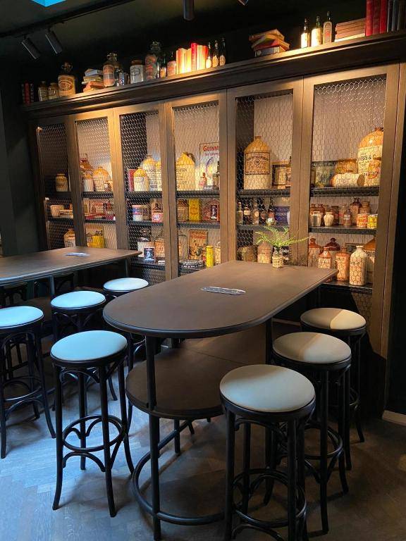 Boutique Hotel First City