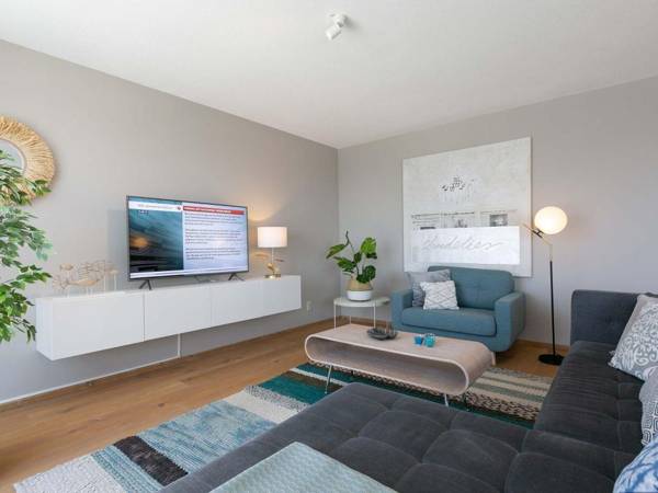 Modern apartment close to the beach and the sea