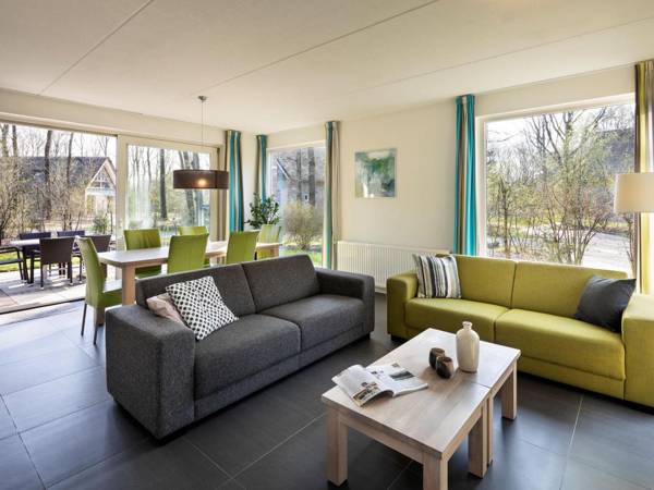 Thatched villa with two bathrooms at 8 km. from Hoogeveen