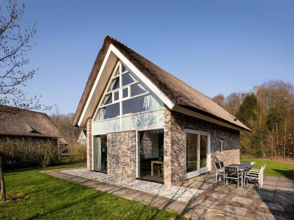 Luxury villa with whirlpool and jacuzzi 8 km from Hoogeveen