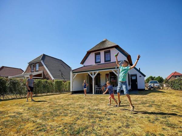 Tidy child-friendly villa with a sauna in Limburg