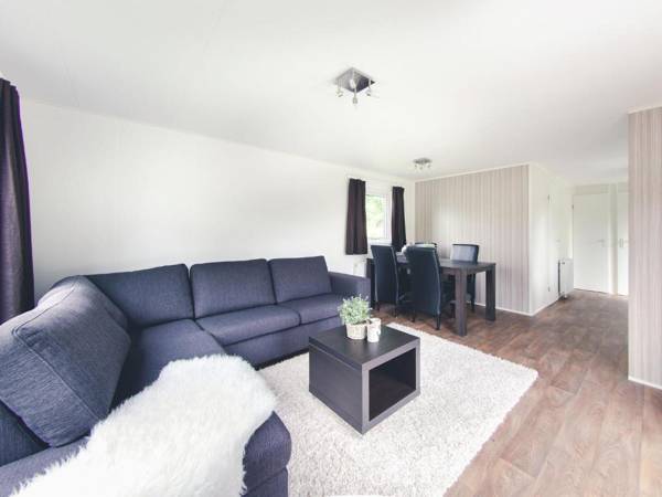 Comfy chalet with a dishwasher next to the forest