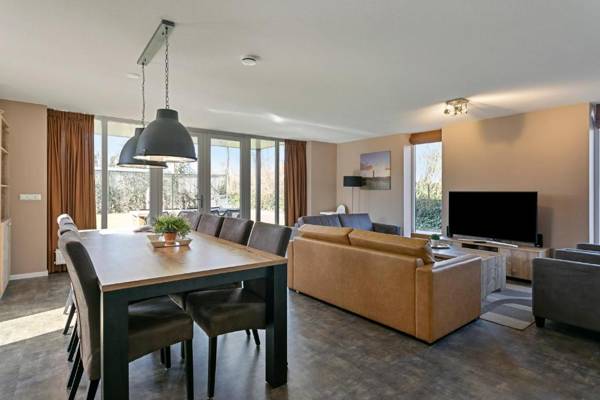 Villa Mastlo 2x 10 persons Ouddorp large garden 1500 meters to the dunes and beach - ONLY VILLA B HAS A JACUZZI EXTRA COSTS APPLICABLE - not for companies