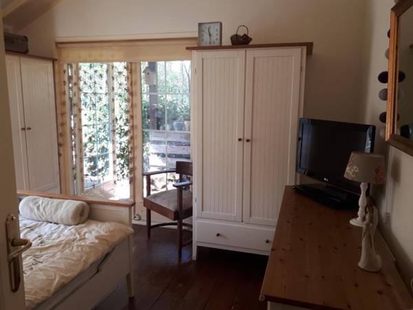 Bungalow Prinsenhof 6 - Ouddorp private garden with fenced garden near the beach - not for companies