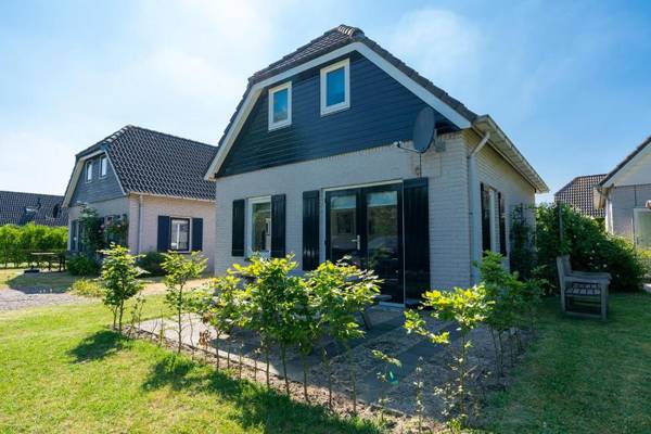 Holiday home Zuiderdiep 6 Noordzeepark - Ouddorp near the beach - not for companies