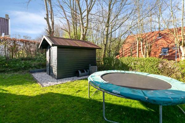 Bungalow Jonkerstee 81 - Ouddorp near the beach with big garden - not for companies