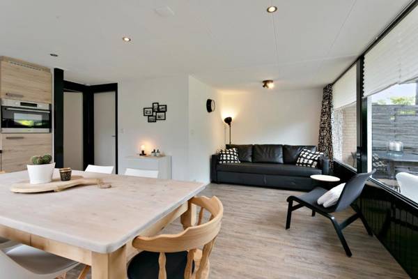 Horrelshoogte 15 cozy house with private garden near the beach - not for companies