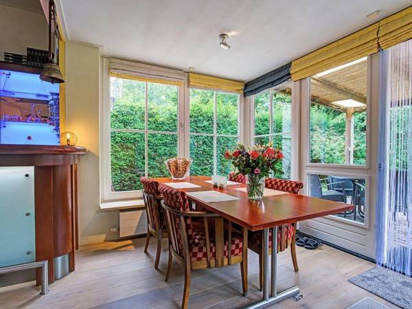 Picturesque Holiday Home in Oldenzaal with Jacuzzi