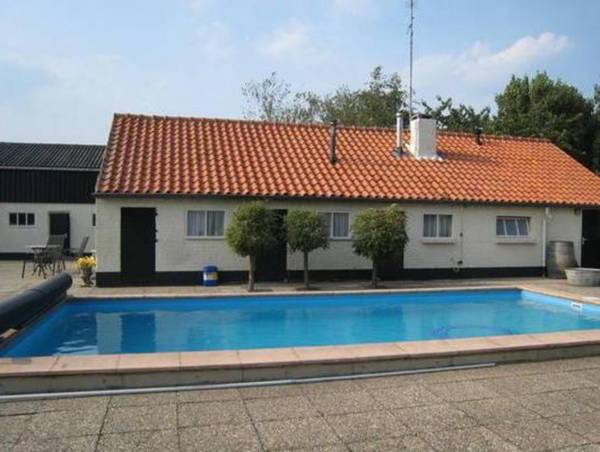 Cozy Holiday Home in Oisterwijk with Swimming Pool