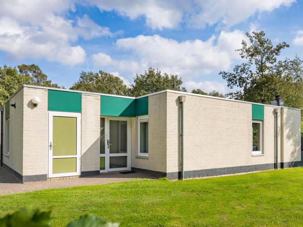 Comfortable bungalow with dishwasher near Hunebedcentrum