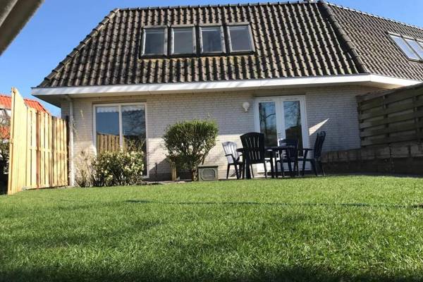 Holiday Home de witte raaf with garden and hottub