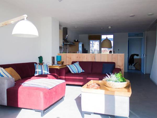 Comfortably furnished house located directly at Veerse Meer