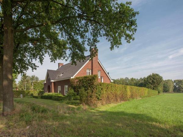 Luxurious holiday home with wellness in the middle of the North Brabant nature reserve near Leende