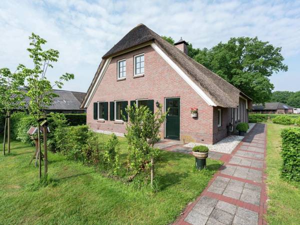 Attractive Farmhouse in Hardenberg-Rheeze with Garden