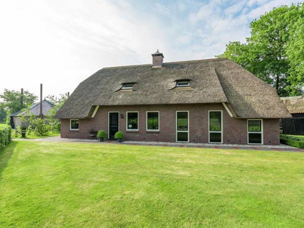 Attractive Farmhouse in Hardenberg-Rheeze with Garden