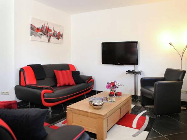 Elegant Holiday Home in Epen with Fenced Garden