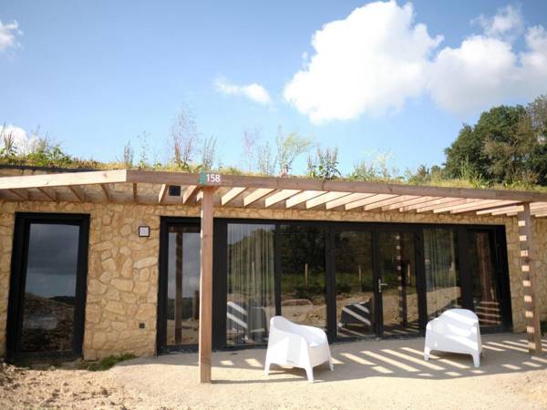 Nice hill lodge 2 bathrooms Maastricht at 17 km