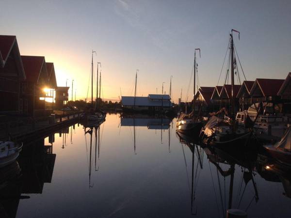 Cosy holiday home with microwave in the centre of Terherne