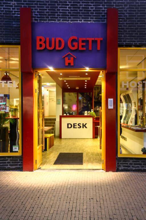 Bud Gett Hostels