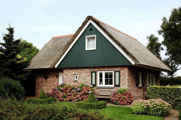 Spacious thatched villa with dishwasher in a national park
