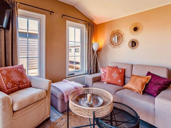 Cozy house with terrace in the middle of Giethoorn