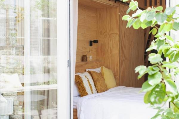 Lovely and charming guesthouse near city center close to Rotterdam