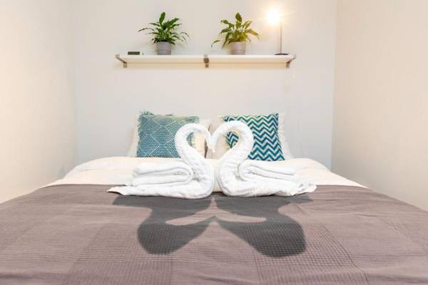 Retreat to quite newly build apt center Delft