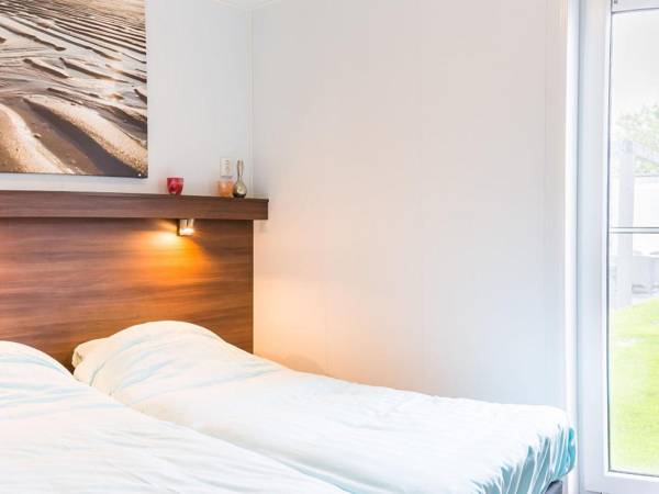 Modern bungalow with two bathrooms 500 m. from the beach