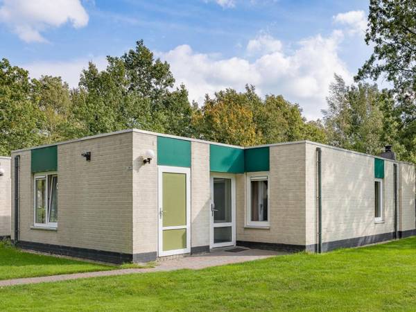 Spacious bungalow with dishwasher near the Hunebedcentrum