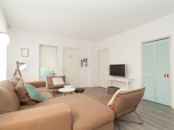 Atmospheric and modern apartment in characteristic mansion on the highest dune