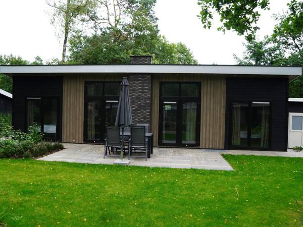 Luxury chalet with fireplace near the Veluwe