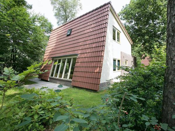 Detached forest villa with dishwasher at De Veluwe