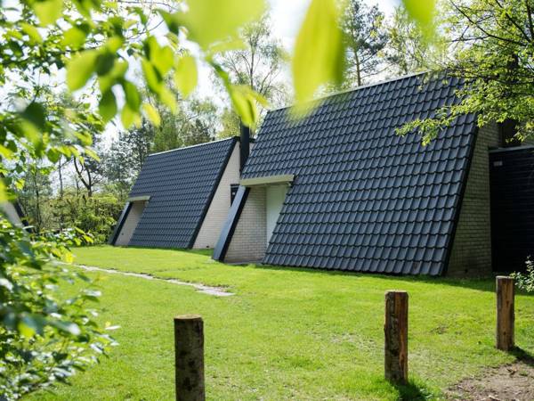 Detached bungalow with WiFi located at Park De Veluwe