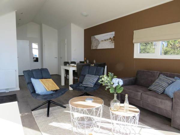 Modern chalet with dishwasher near the Markermeer