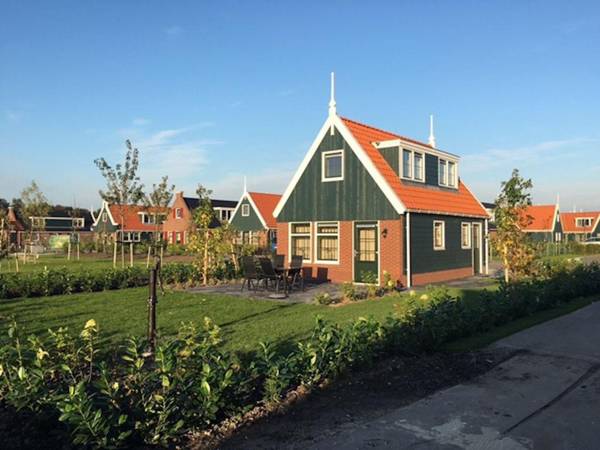 Holiday home built in Zaanse style 15 km. from Alkmaar