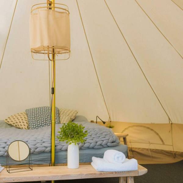 Blije haventent met prive sanitair - 2-4 pers