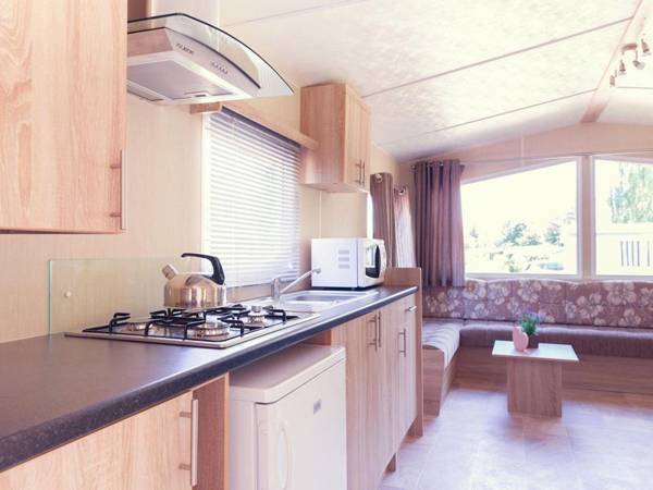 Carefully furnished chalet with a garden close to nature