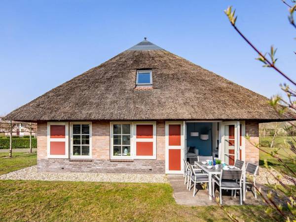 Thatched villa with dishwasher 2 km. from Appelscha