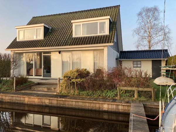 Enticing Holiday Home in Boornzwaag with Garden
