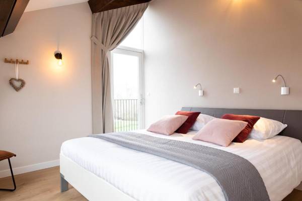 Ruyge Weyde Logies - The Farmers Daughter