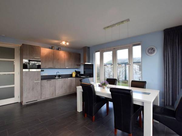 Bright Holiday Home in Noordwijk near Sea