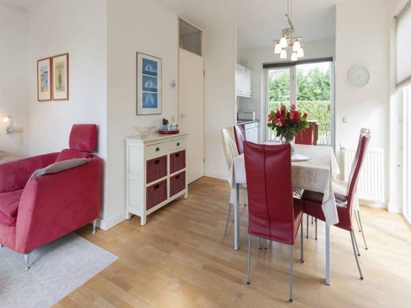 Spacious house with garden 1.5 km from North Sea