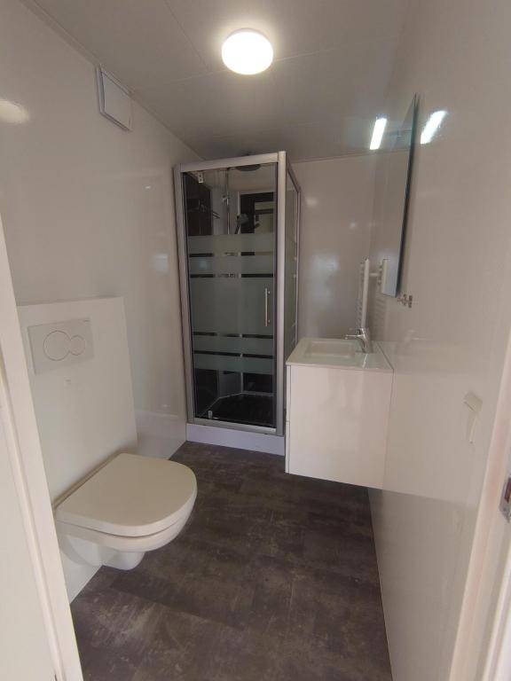 Waterhuisjes op de pier van LauwersmeerPlezier!