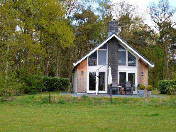 Enticing Holiday Home in Reutum with Sauna