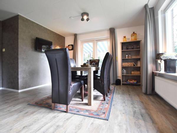 Alluring Holiday Home in Reutum-Weerselo with Jacuzzi